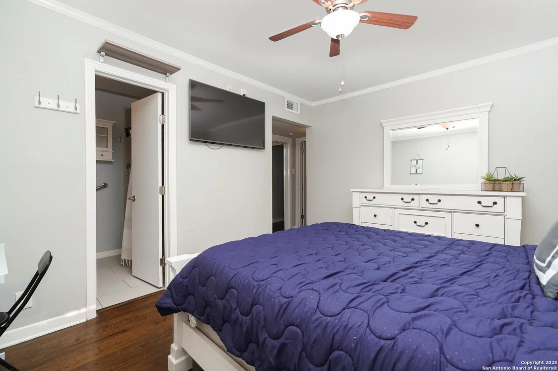 Photo of 311 Redcliff