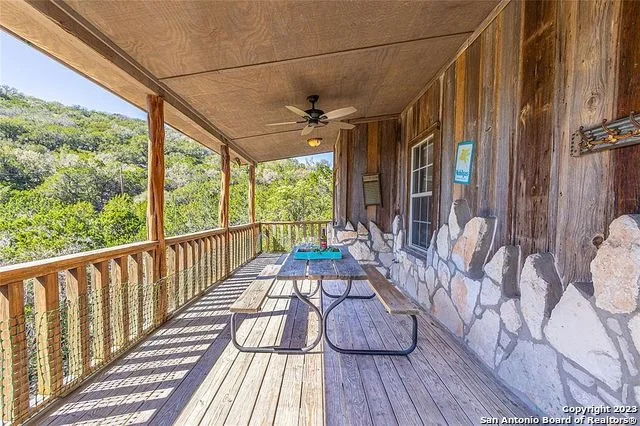 Photo of 606 Canyon Oaks Dr