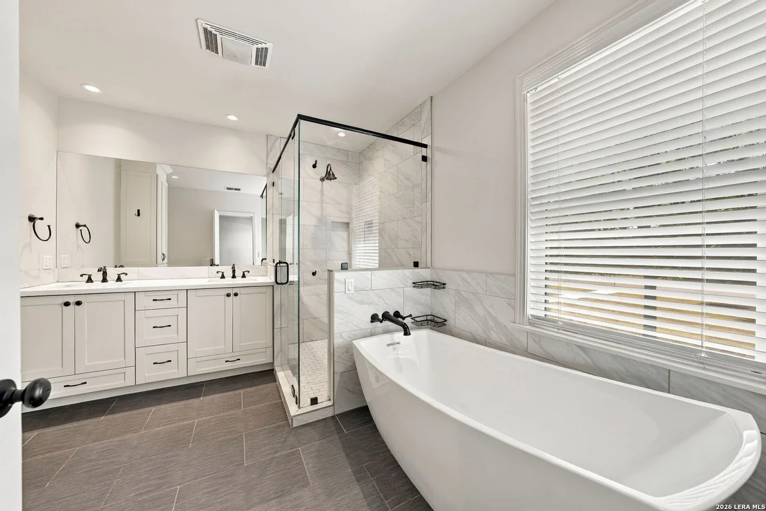 Photo of 1106 W MAIN ST