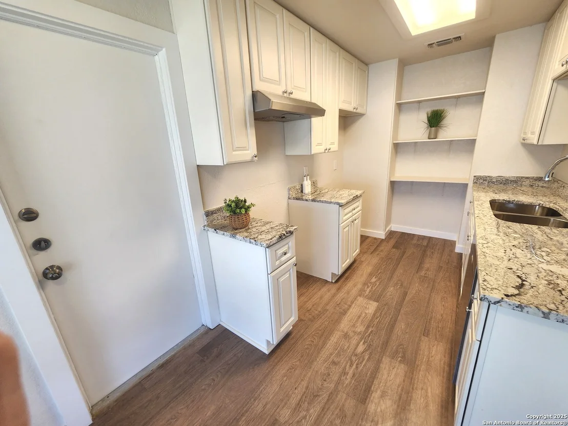 Photo of 5955 Cliff Valley