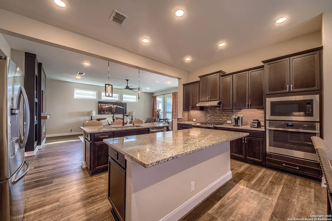 Photo of 950 Lone Cypress