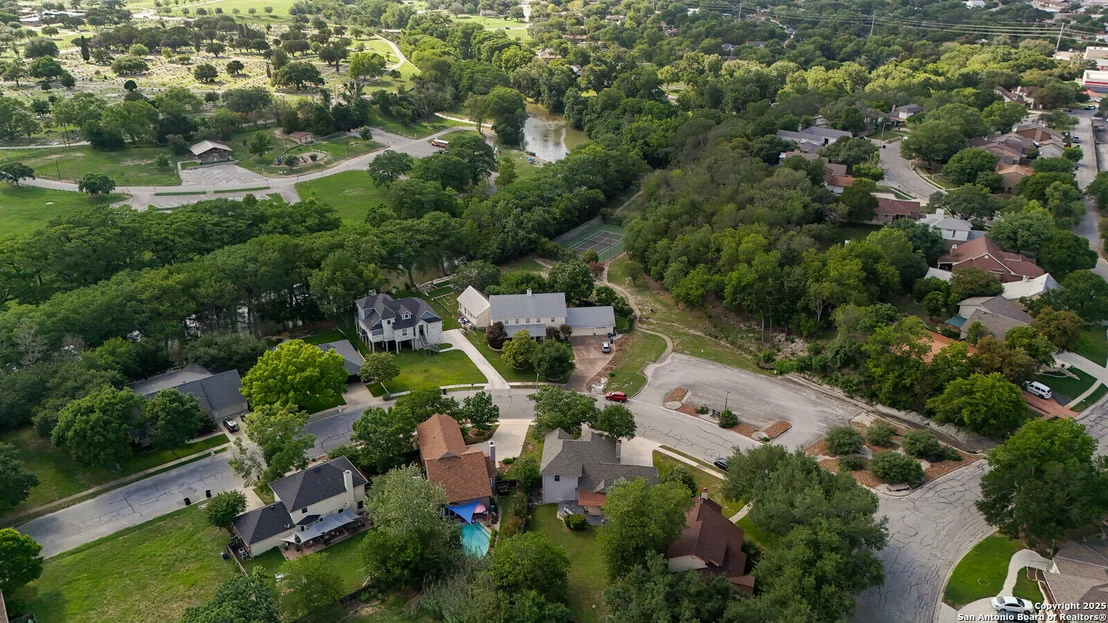 Photo of 640 Riverside
