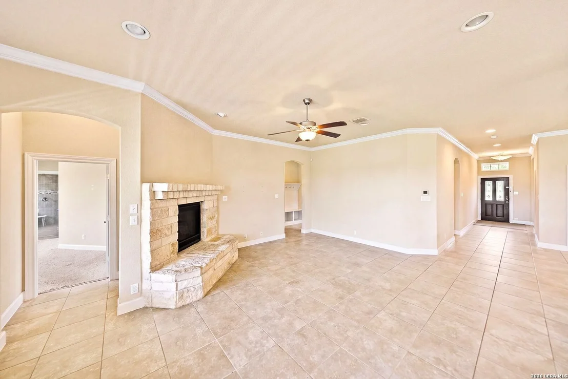 Photo of 11812 Field Bend