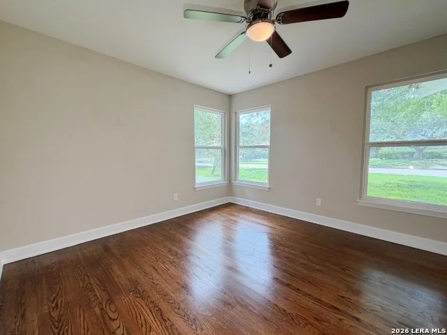 Photo of 539 Oakleaf Dr