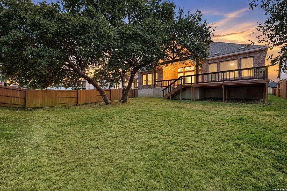 Photo of 122 HUNTWICK DR