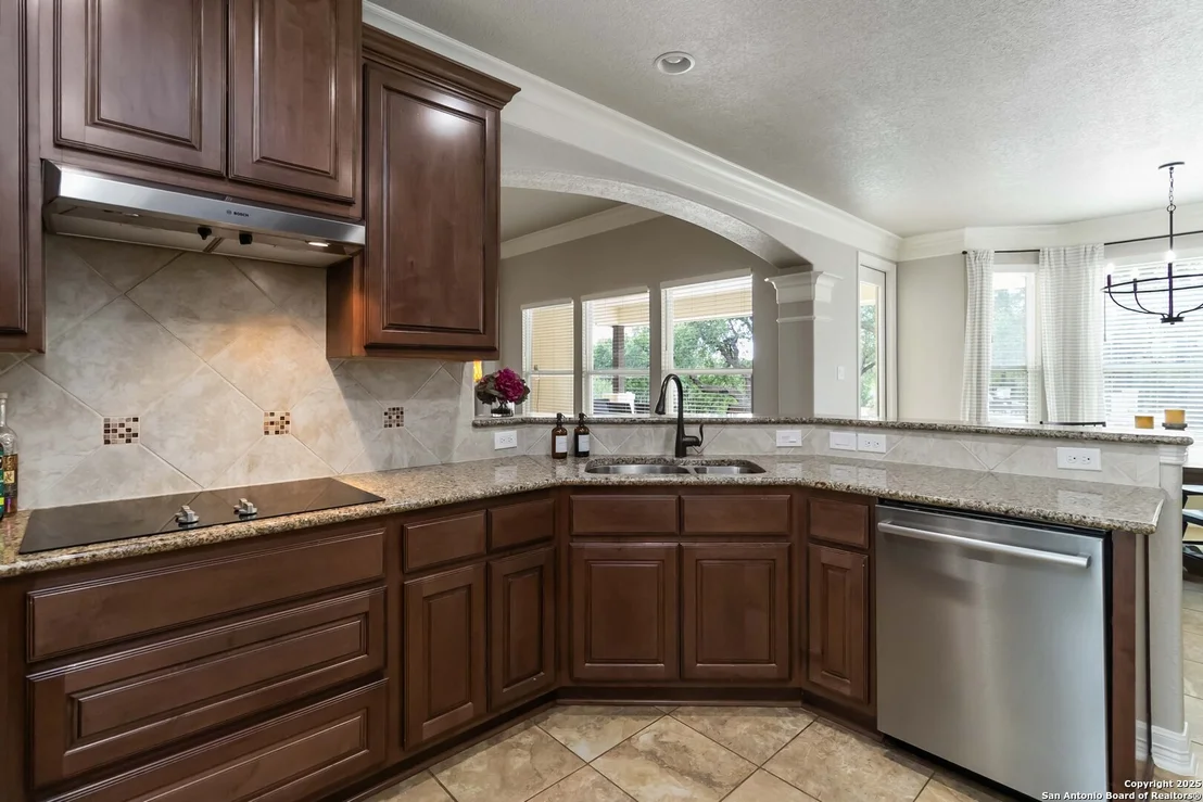 Photo of 1012 Rivers Peak