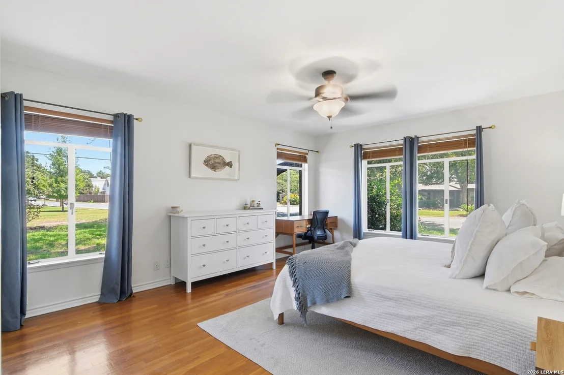 Photo of 1105 N Park