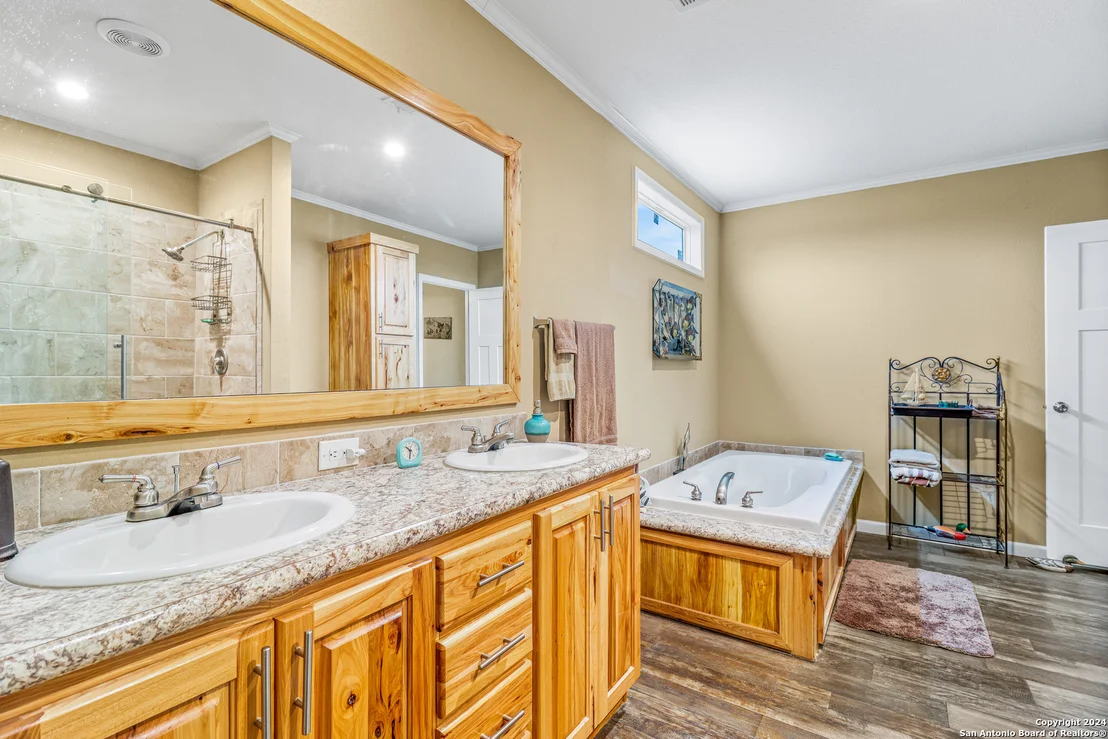 Photo of 609 Country Trail