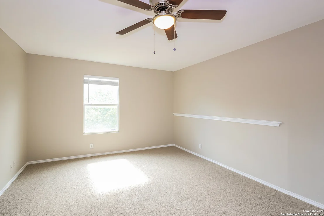 Photo of 10906 HILLSDALE LOOP