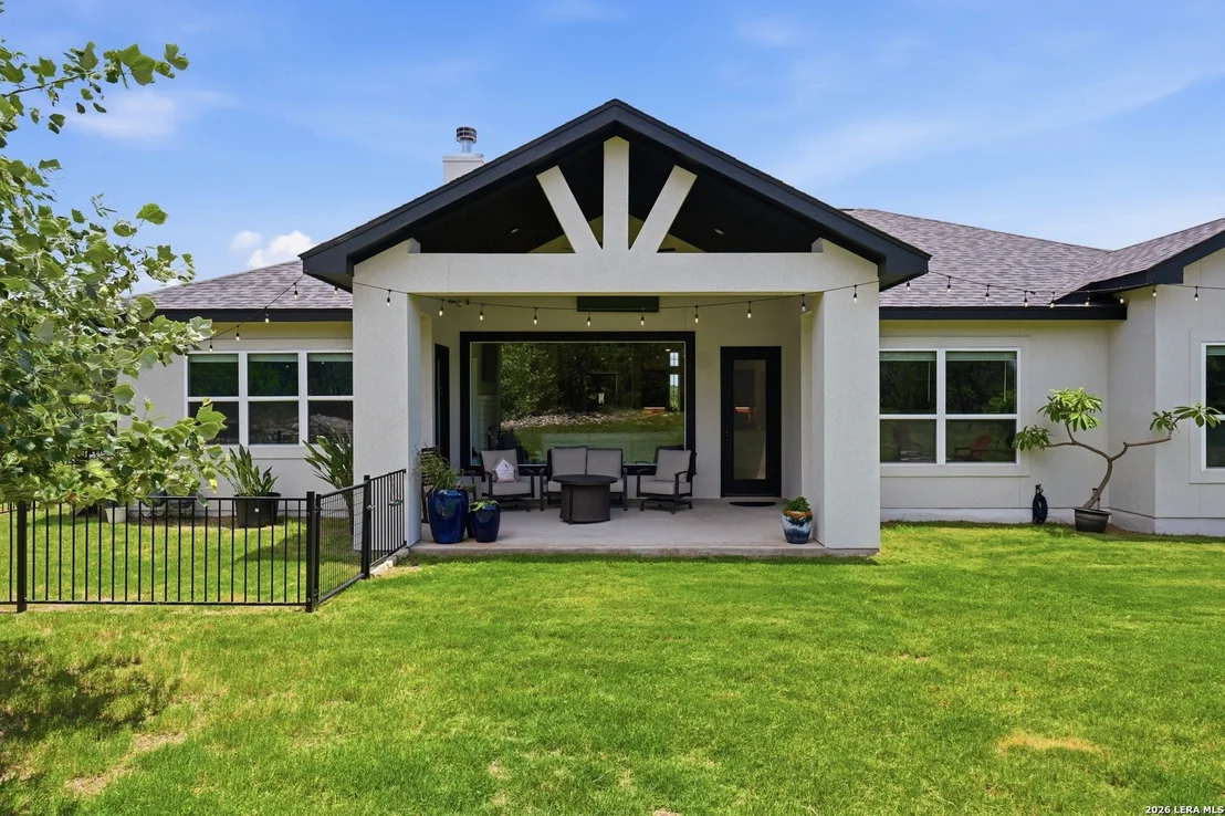 Photo of 212 HIGH POINT CIR