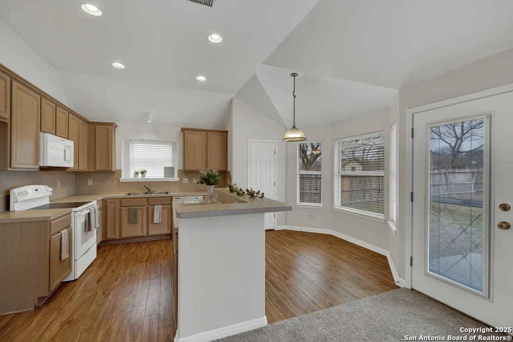 Photo of 461 WALNUT HEIGHTS BLVD