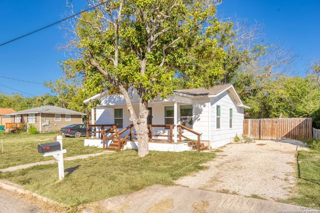Photo of 425 W WRIGHT BLVD