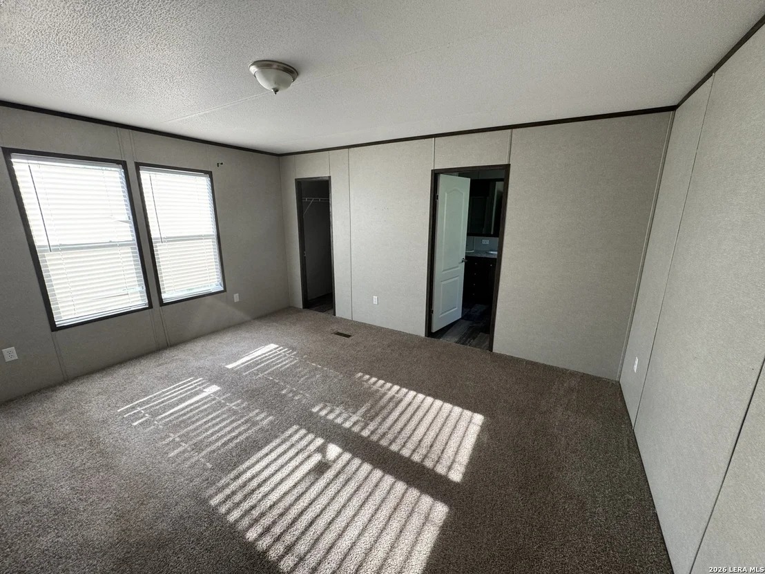 Photo of 467 DUKE RD