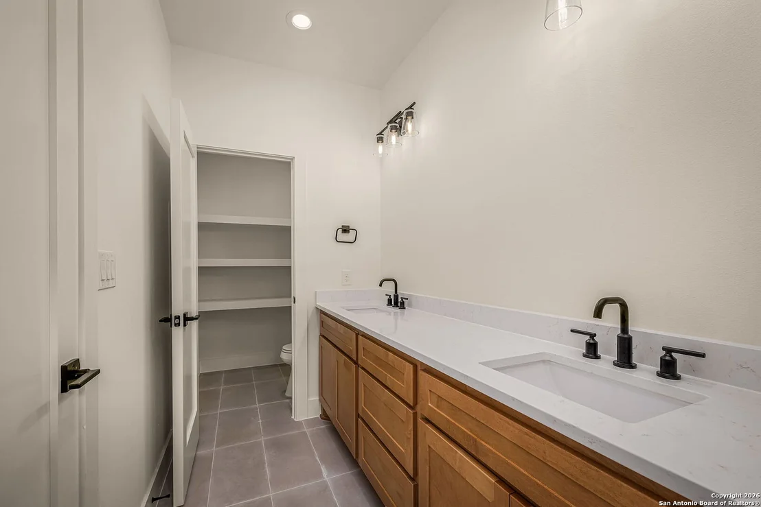 Photo of 1672 Hillcrest Forest