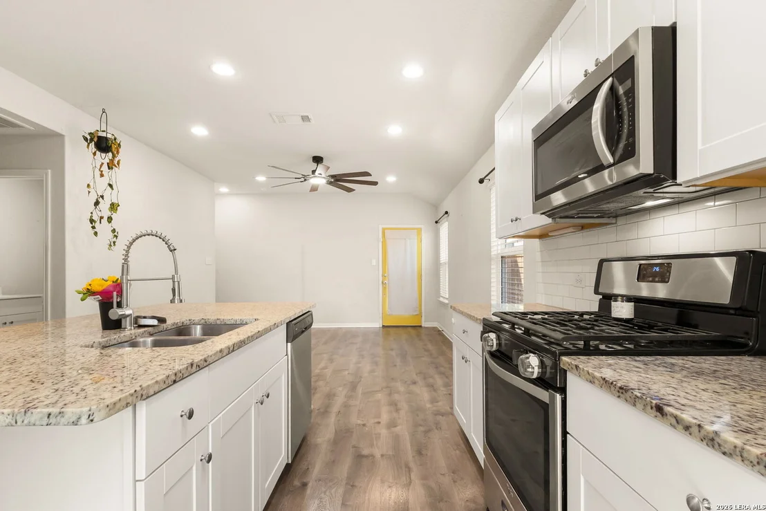 Photo of 338 Northshore Trail