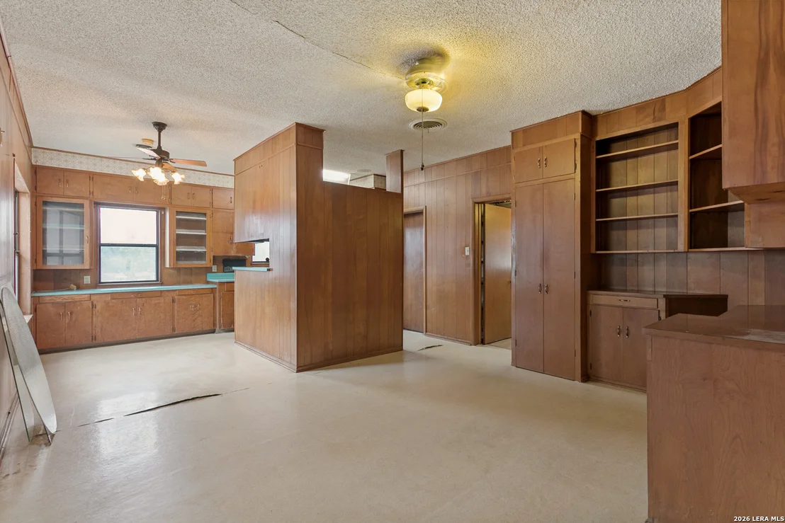 Photo of 12703 MIDDLE LN