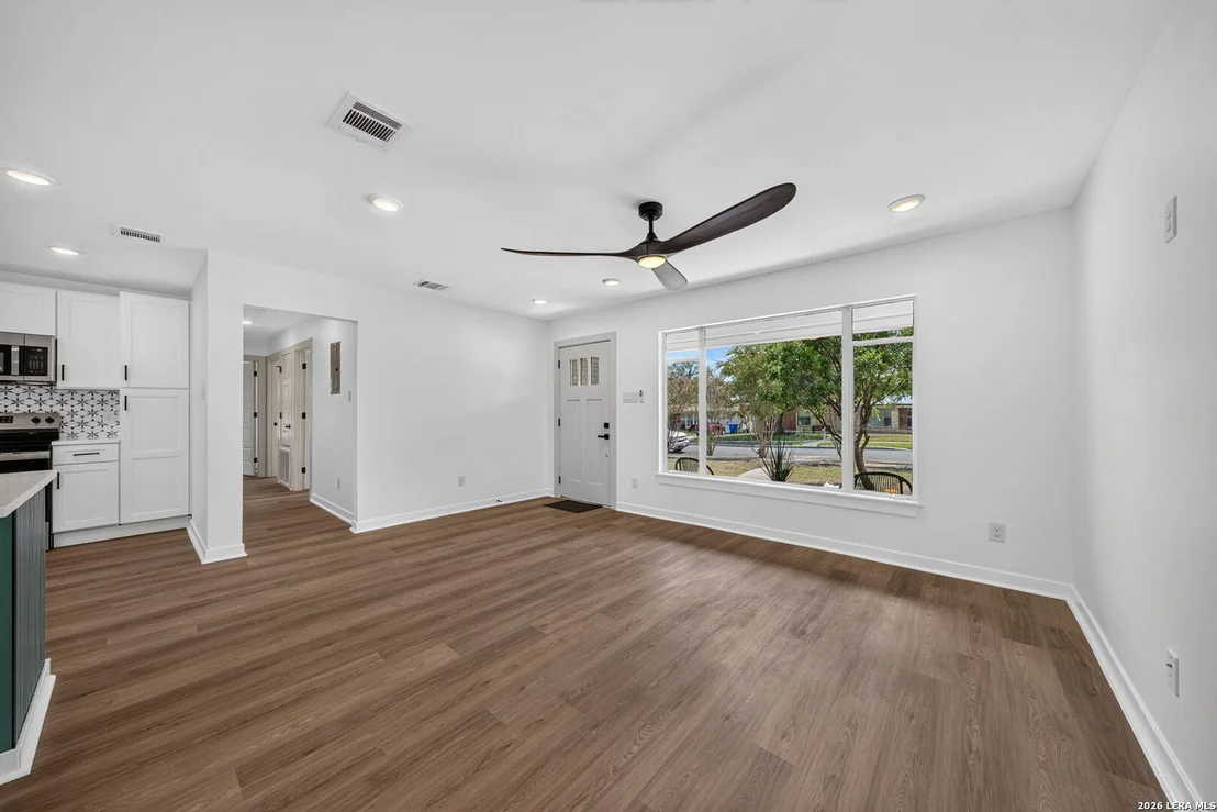 Photo of 359 BARBARA DR