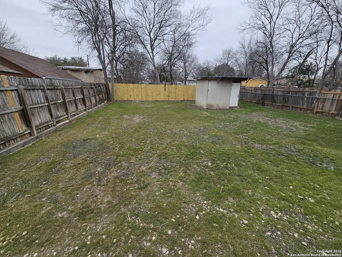 Photo of 4751 Lark