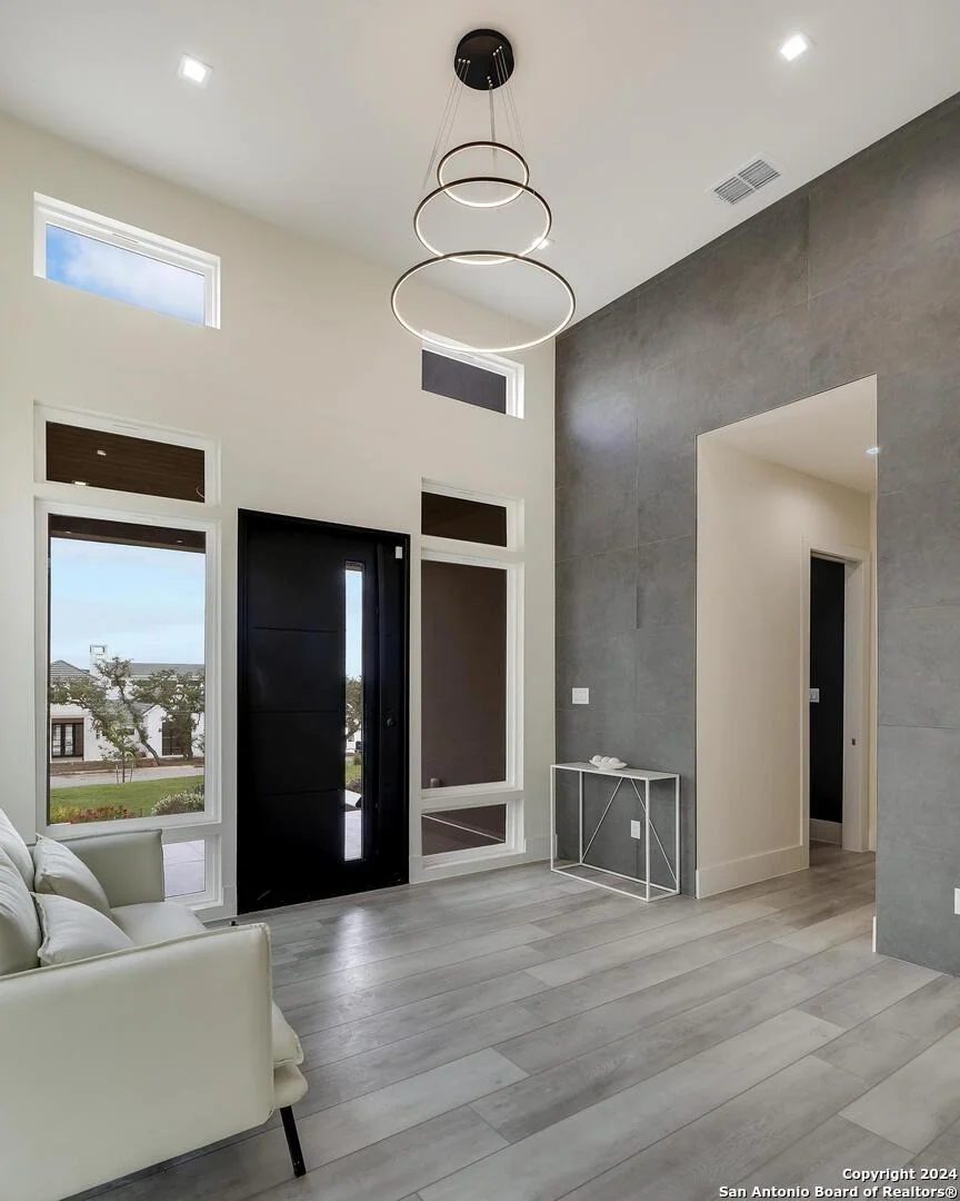 Photo of 25907 Morhiss Pt