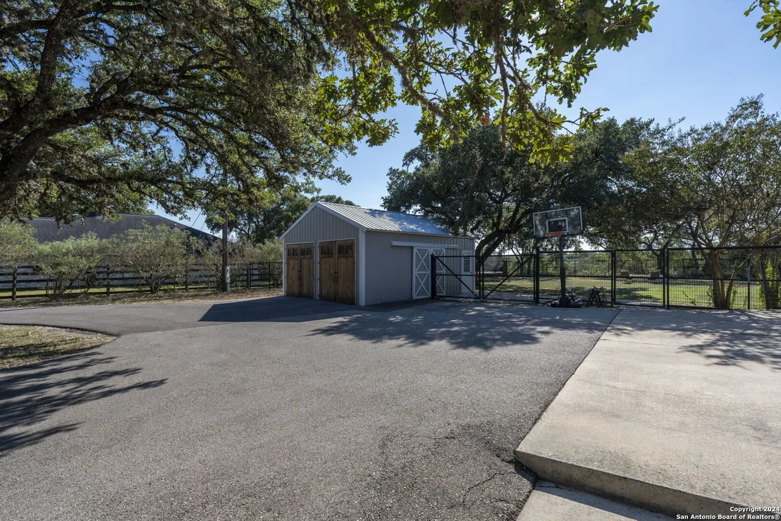 Photo of 8065 Rock Oak