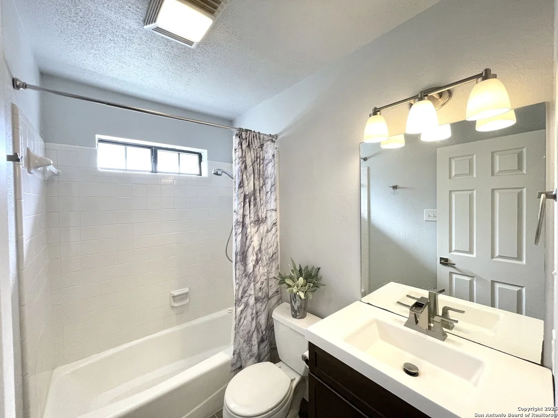 Photo of 107 WEESE LN