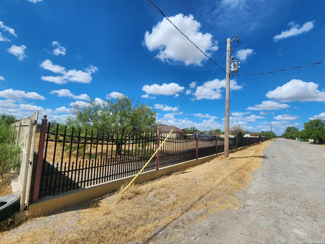 Photo of 210 COUNTY ROAD 237