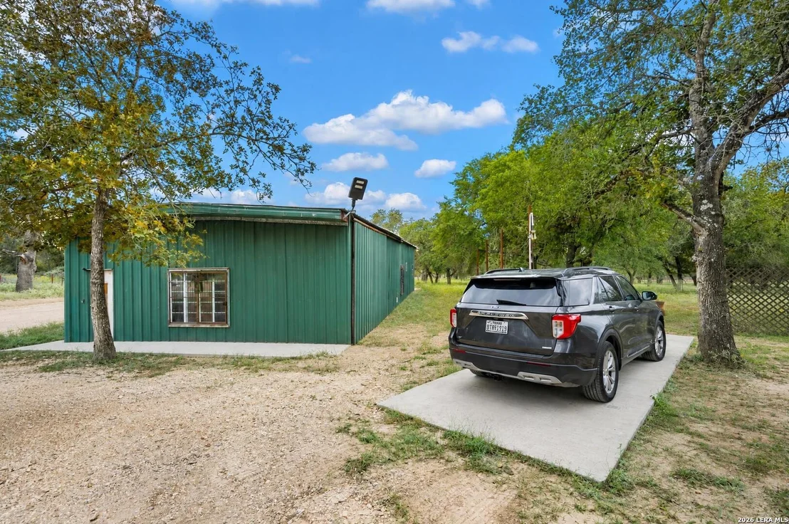 Photo of 1403 MEADOW GLN