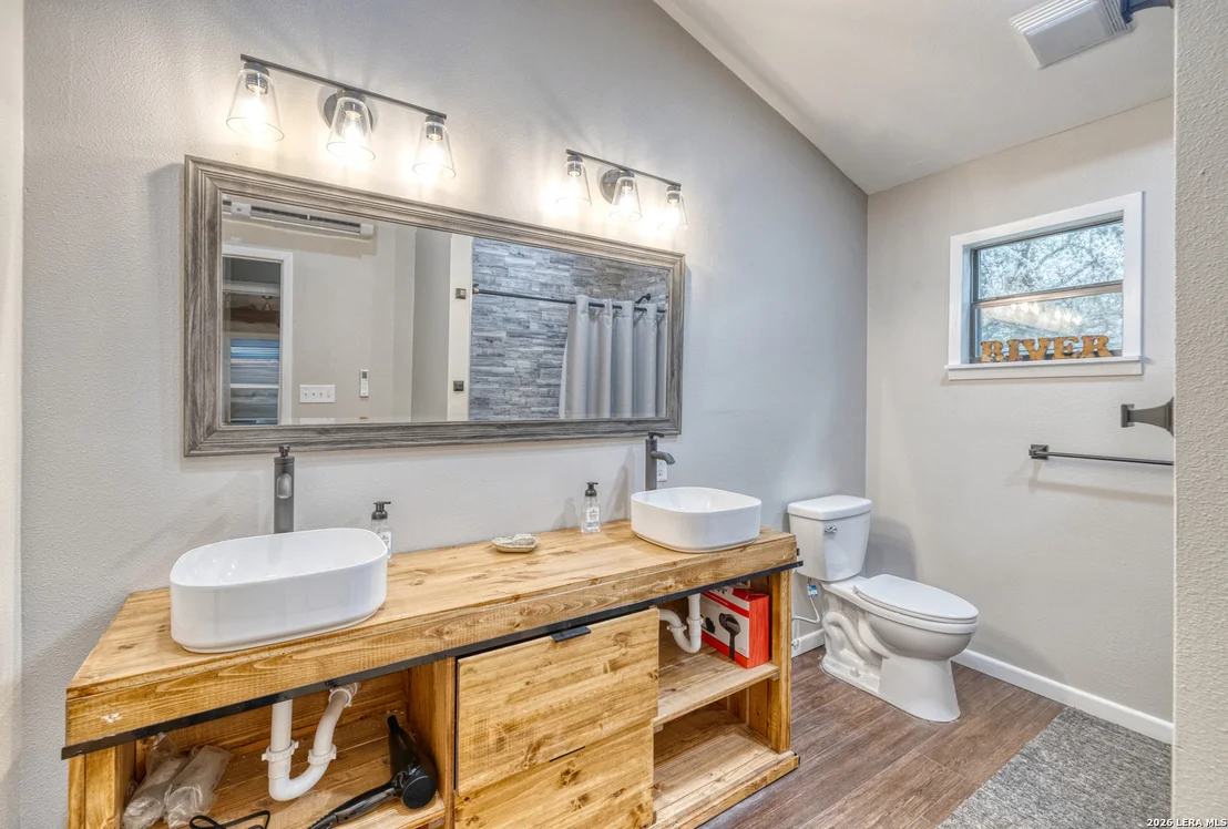 Photo of 1674 Flat Rock