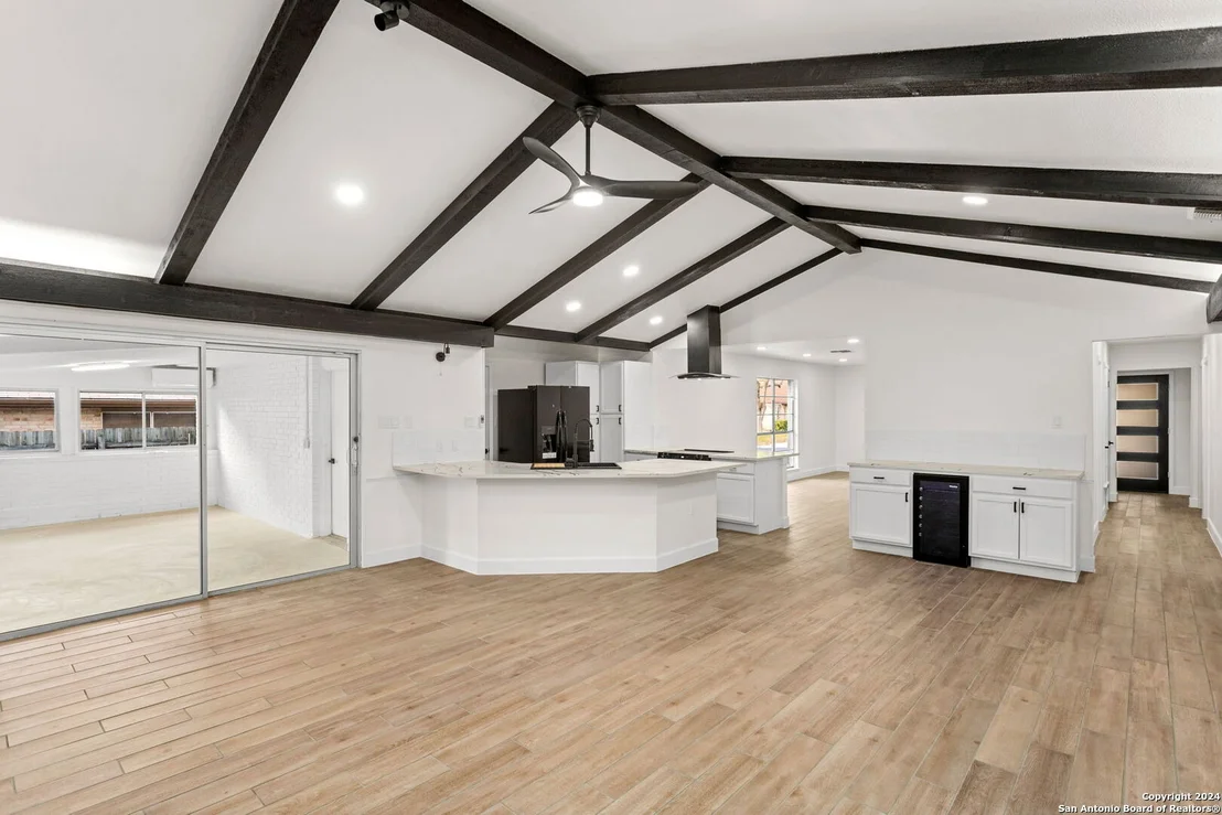 Photo of 5930 Forest Ridge