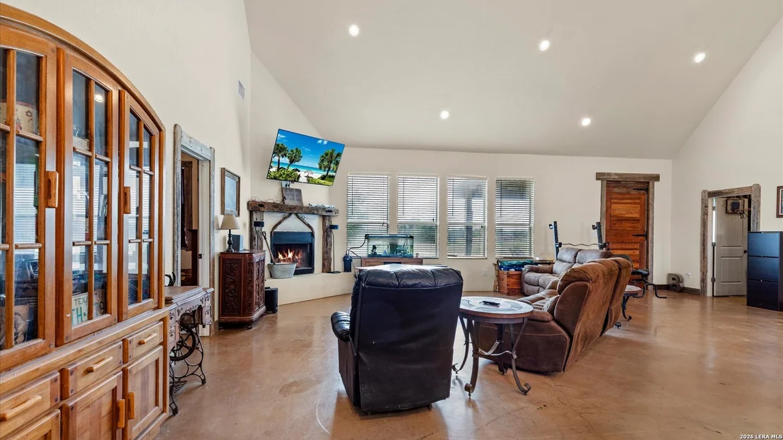 Photo of 707 CREEK RD