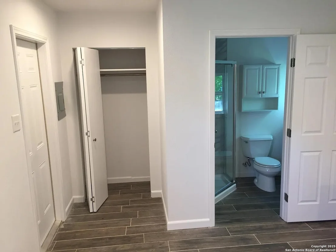 Photo of 130 Vaughan Pl