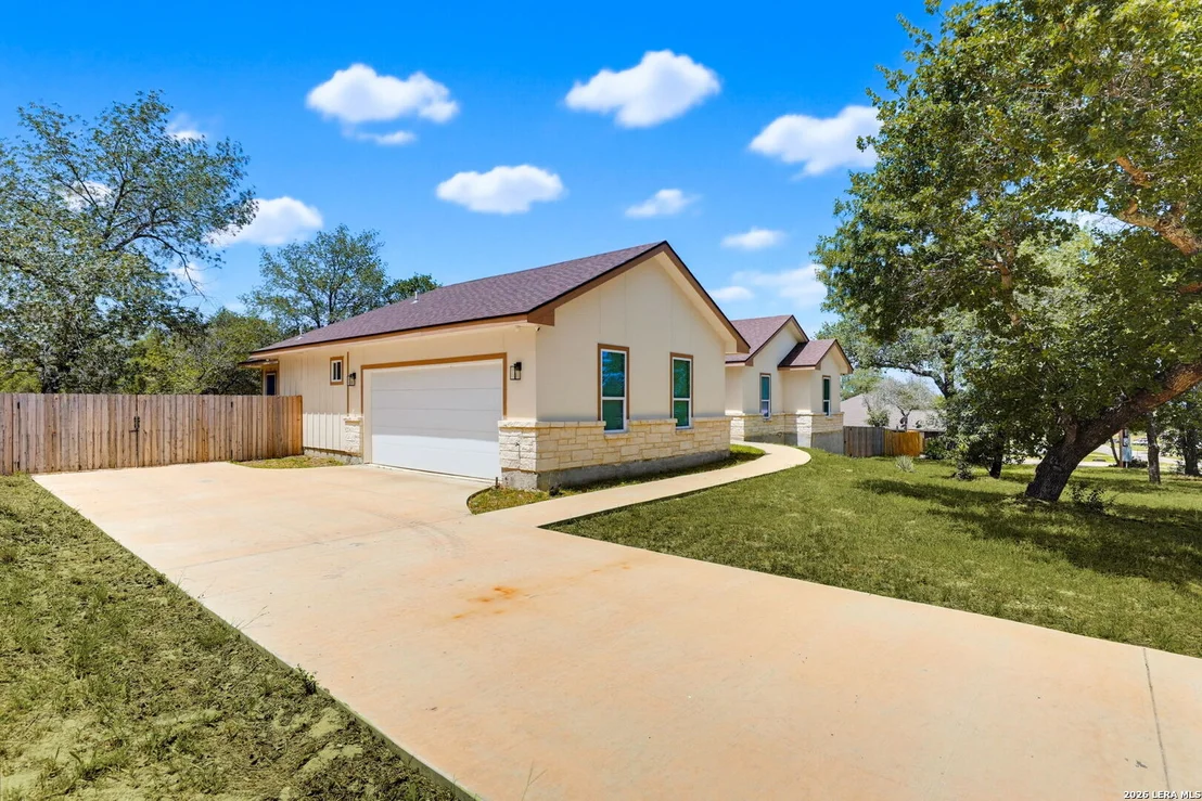Photo of 160 Log Cabin Way