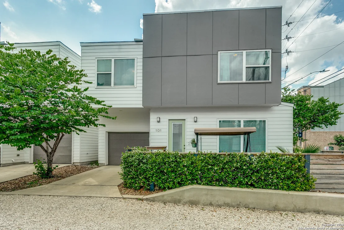 Photo of 232 E Cevallos UNIT 101