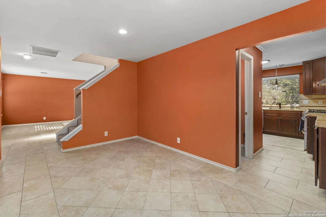 Photo of 8615 Vantage Point