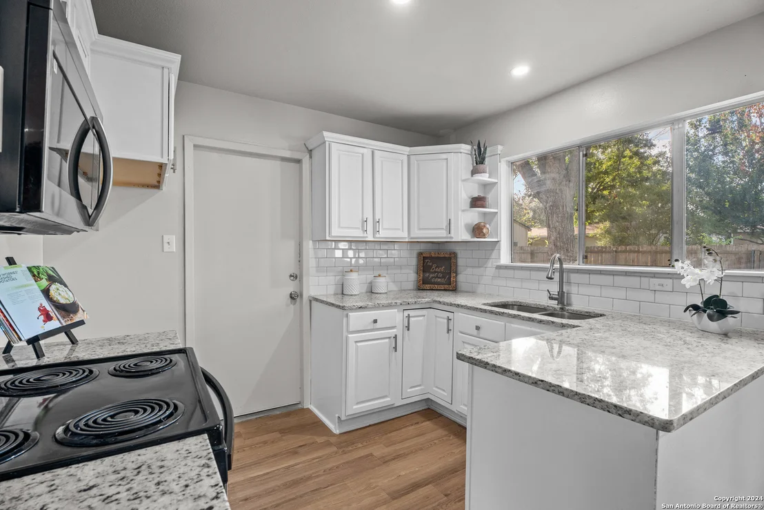 Photo of 1065 CURTISS AVE