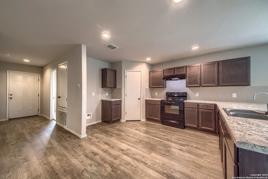 Photo of 4430 Heathers Dawn
