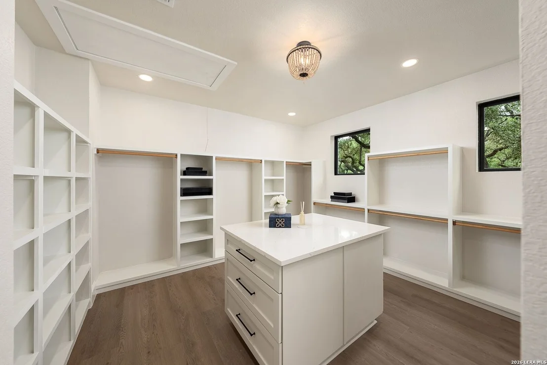 Photo of 412 Cliffside Dr