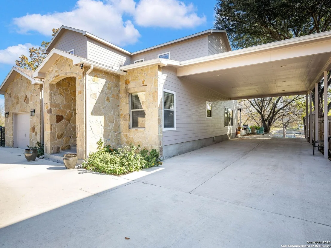 Photo of 705 RIDGEROAD DR