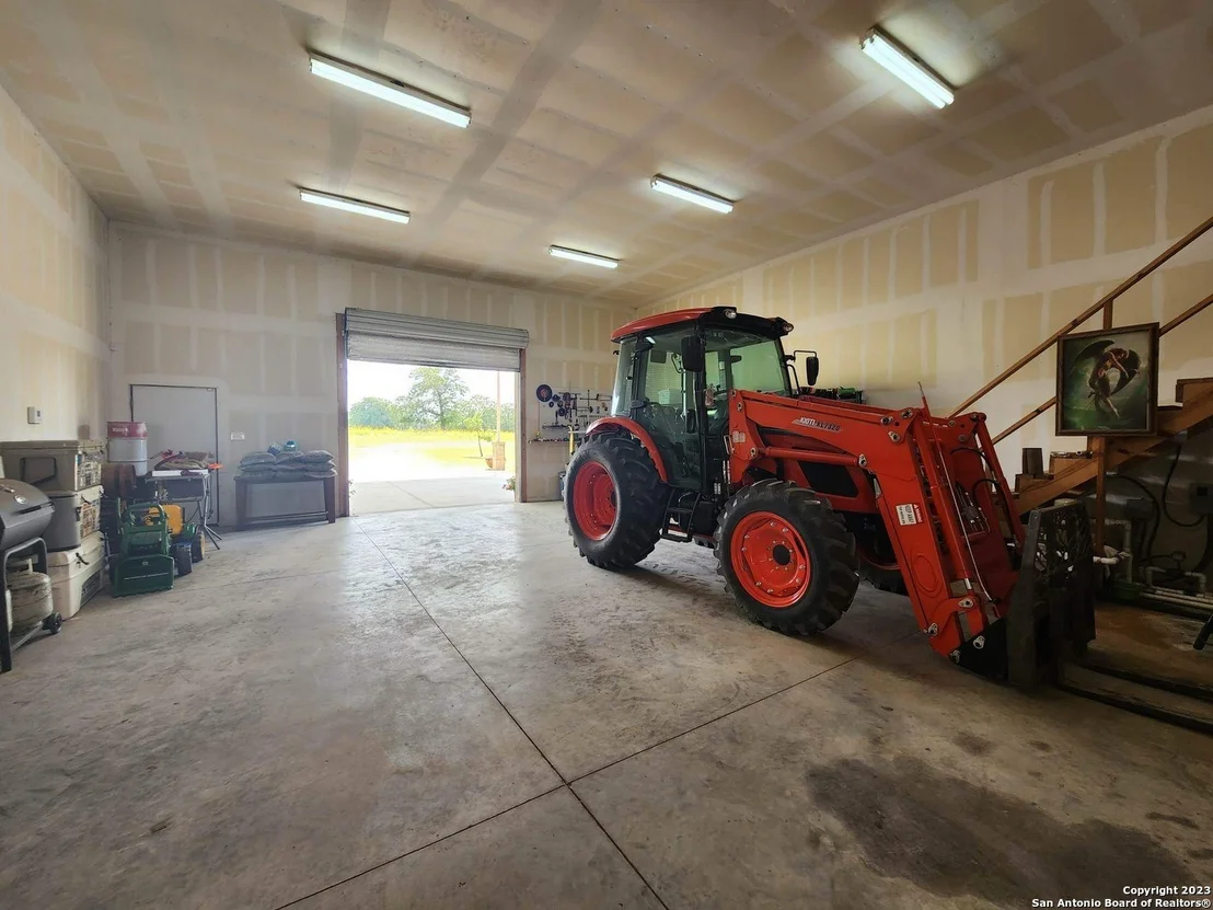 Photo of 1208 COUNTY ROAD 317