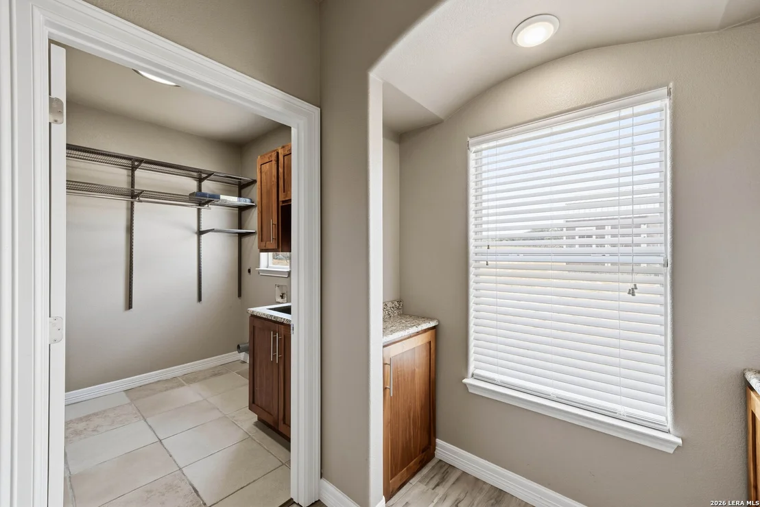 Photo of 353 BIG OAK DR