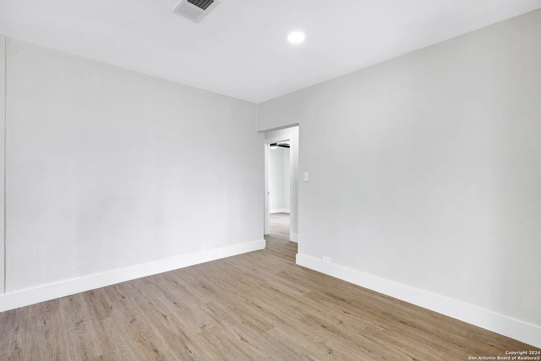 Photo of 1321 LEE HALL