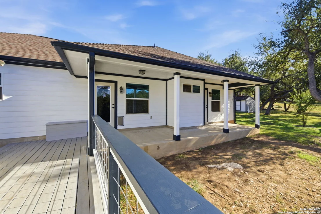 Photo of 2183 Hiline