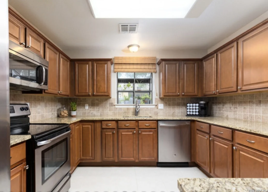 Photo of 1420 DEVIN DR