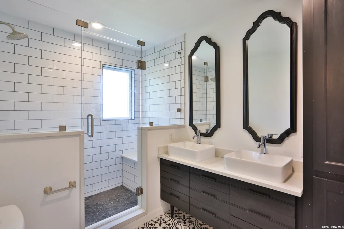 Photo of 131 CREEKSIDE DR