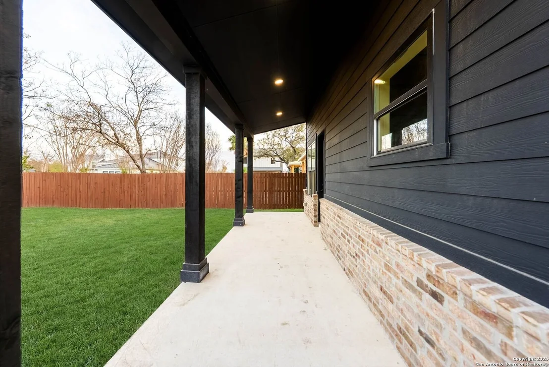 Photo of 118 San Antonio Blvd