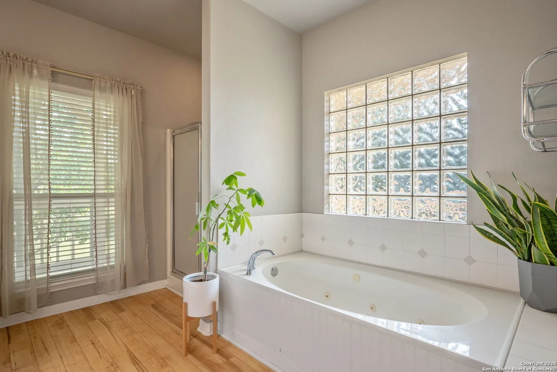 Photo of 102 Kendall View Dr