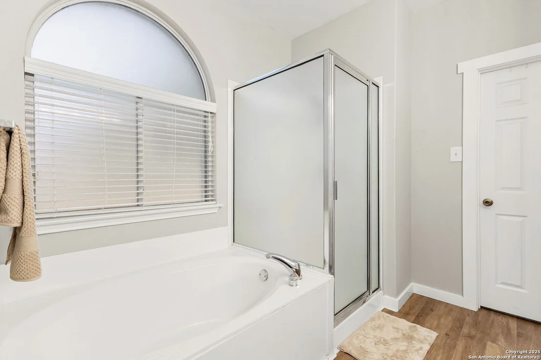 Photo of 321 Alders Gate