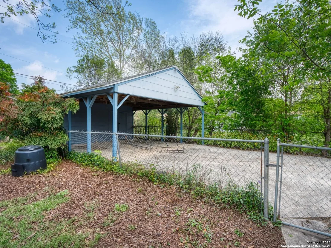 Photo of 329 Irvington