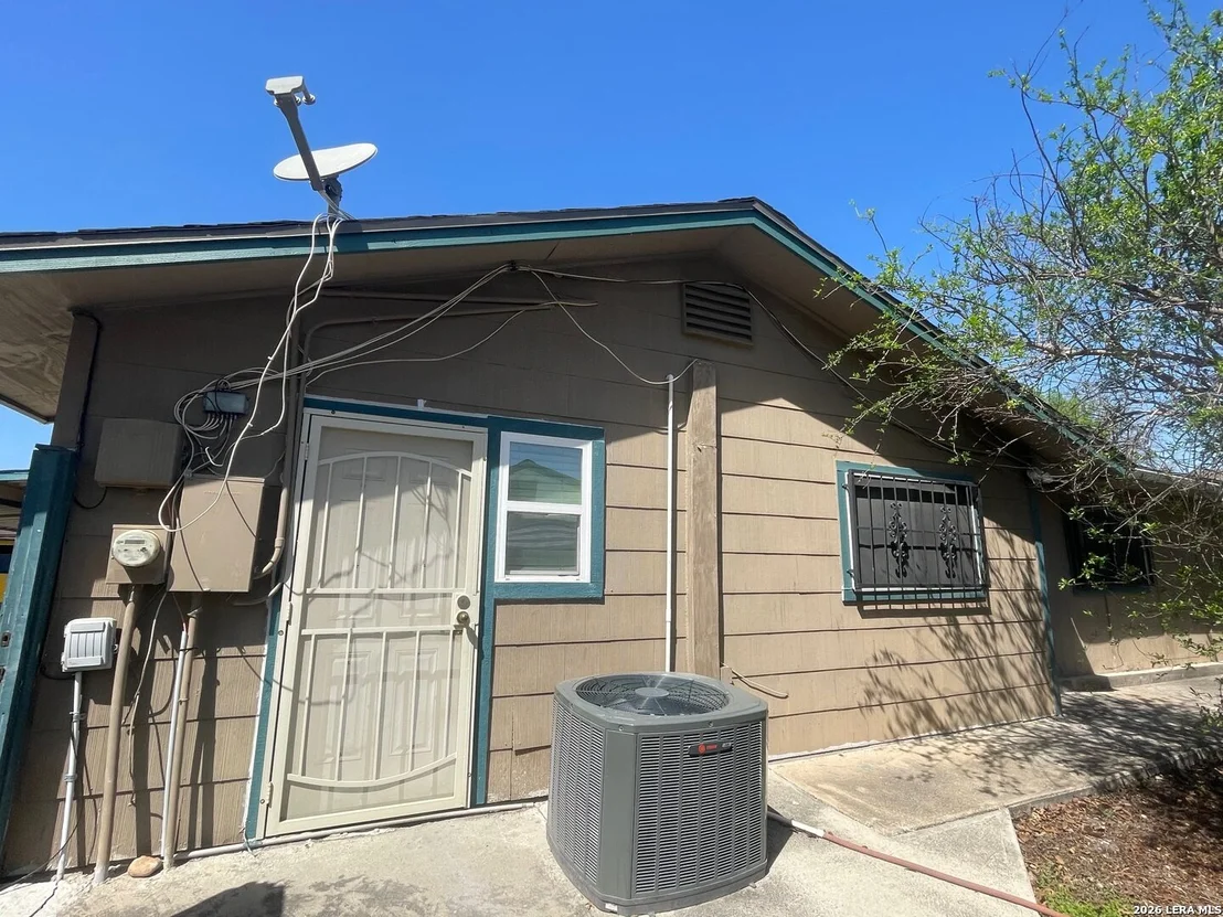 Photo of 4830 Castle Bridge