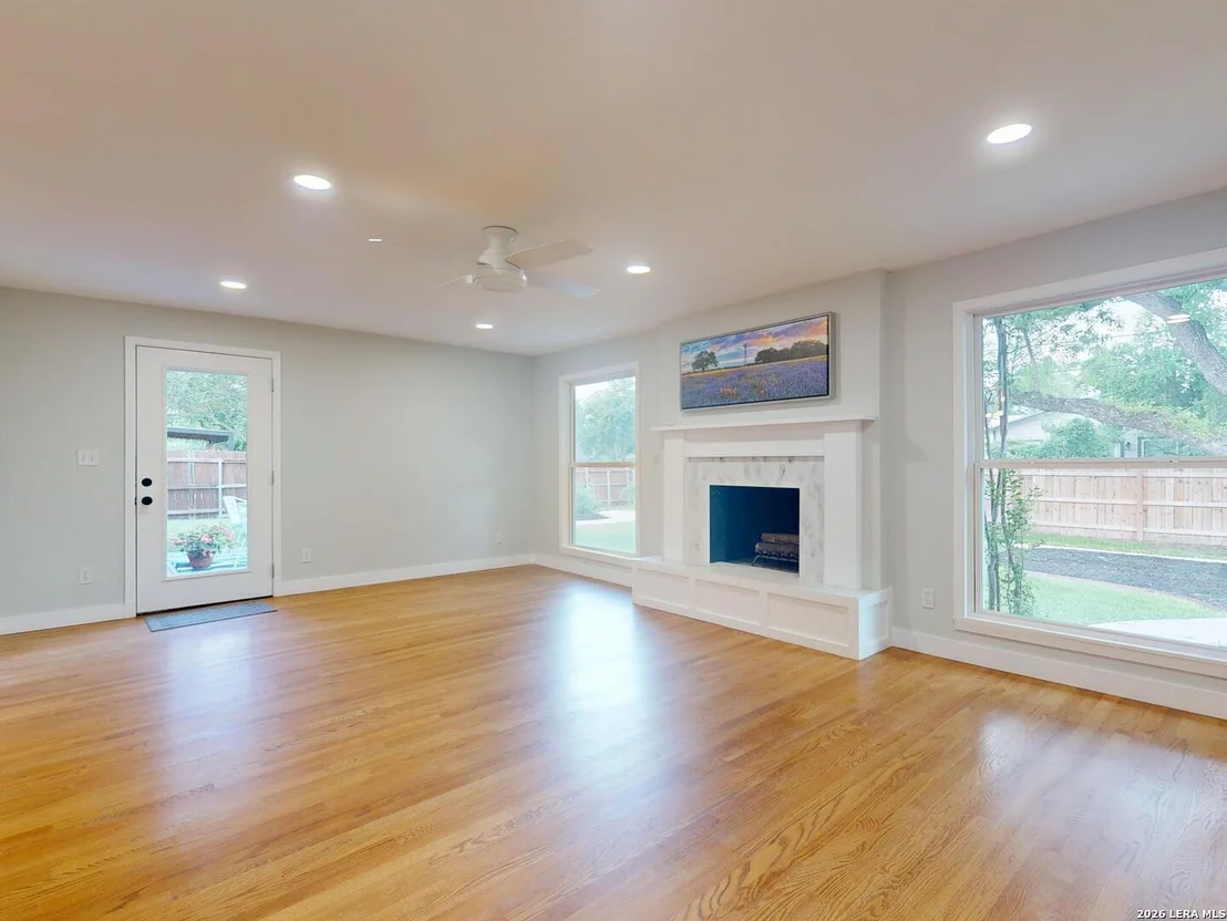 Photo of 126 BREES BLVD